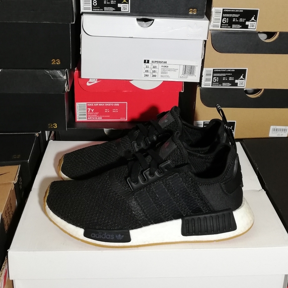 ADIDAS NMD_R1 MEN'S US SIZE 9.5 LIKE NEW BARELY WORE "USED ITEM NO BOX" - Picture 2 of 12